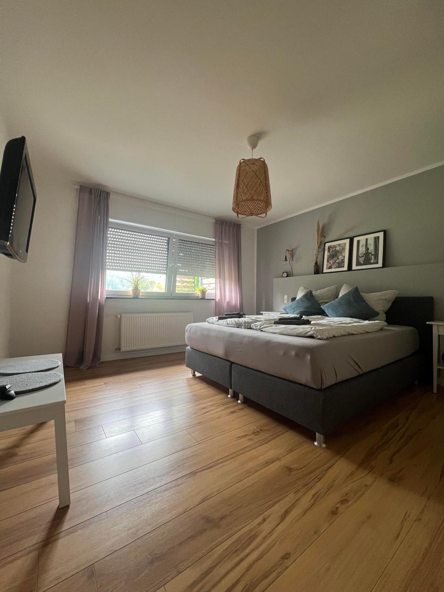 Apartment Helle, Moderne Am Waldrand In Für Max 4 Personen *